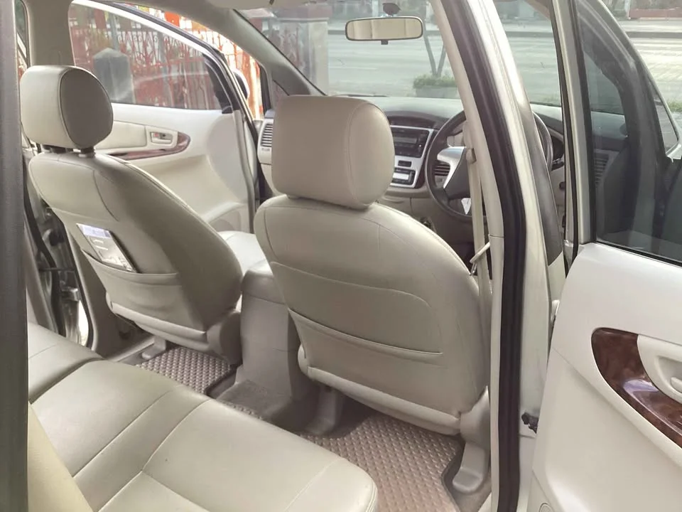 2013 Toyota Innova I 2