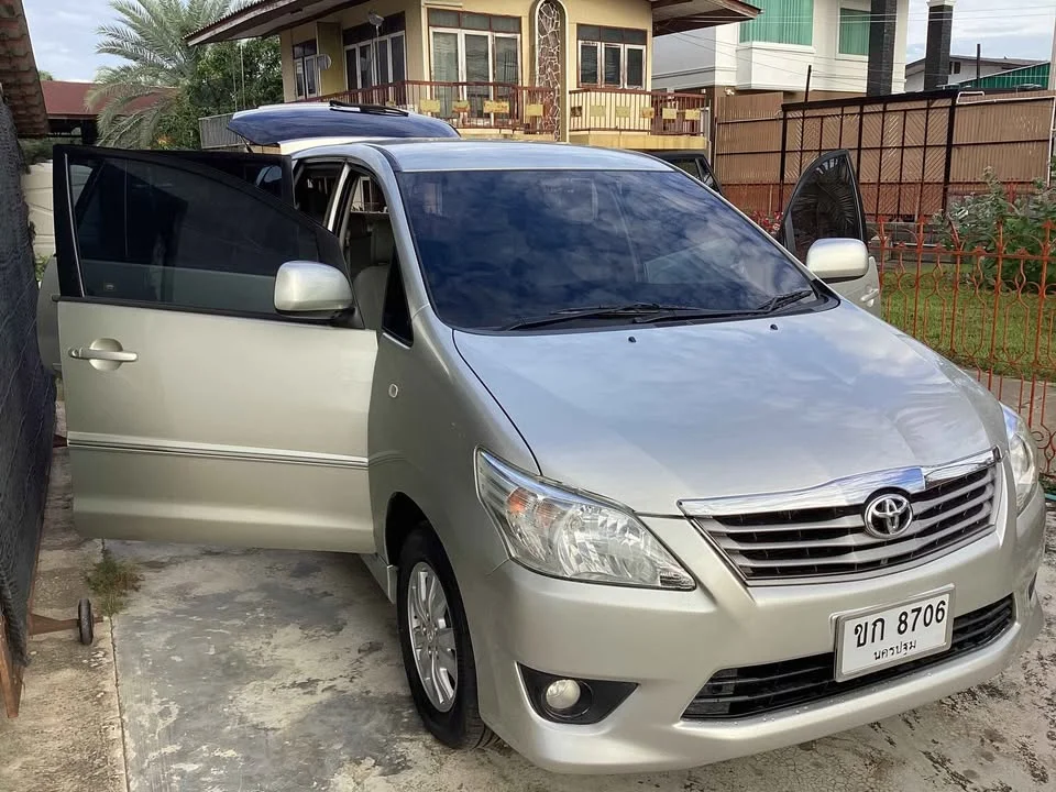 2013 Toyota Innova I 3