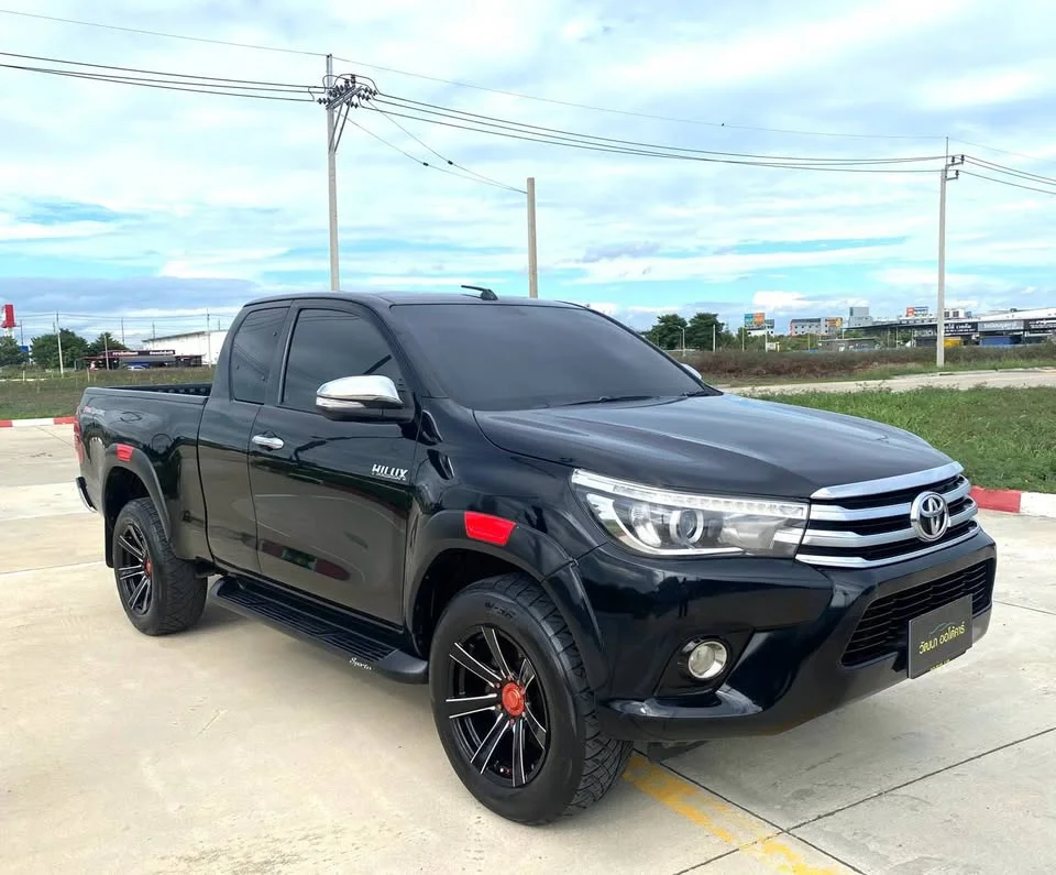 2016 Toyota Hilux VIII 2