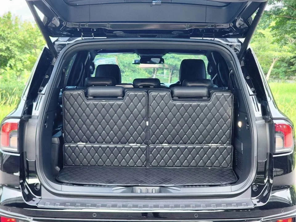 2023 Ford Everest III 2