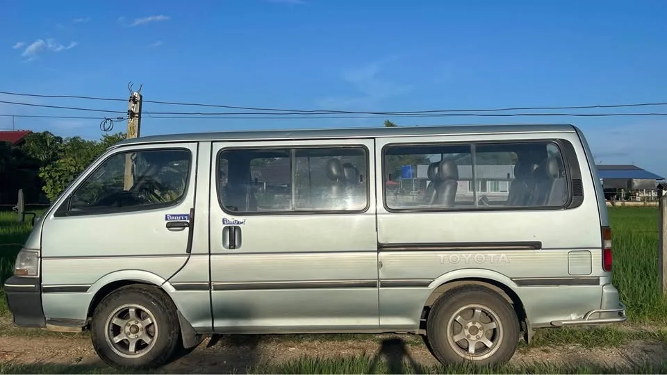 1996 Toyota Commuter IV (H100) 3