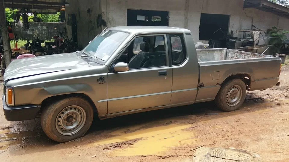 Mitsubishi Triton II 3