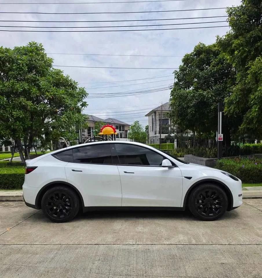 2023 Tesla Model Y 3