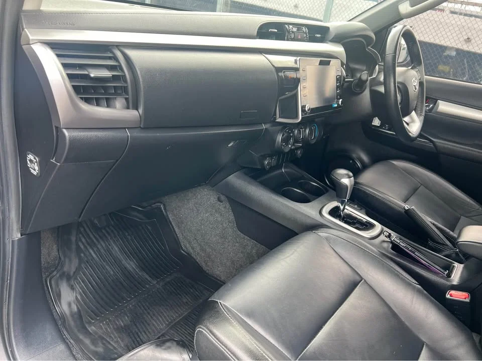 2022 Toyota Hilux VIII 3