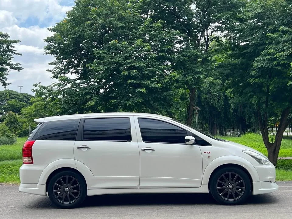 2008 Toyota Wish I 2