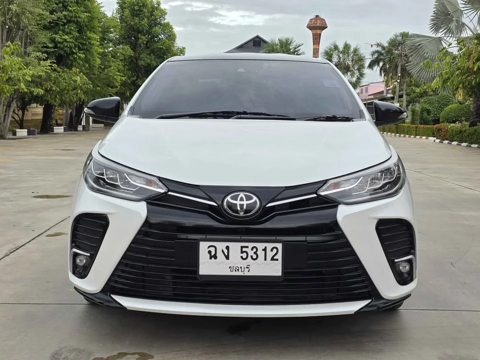 2022 Toyota Yaris ATIV III 2