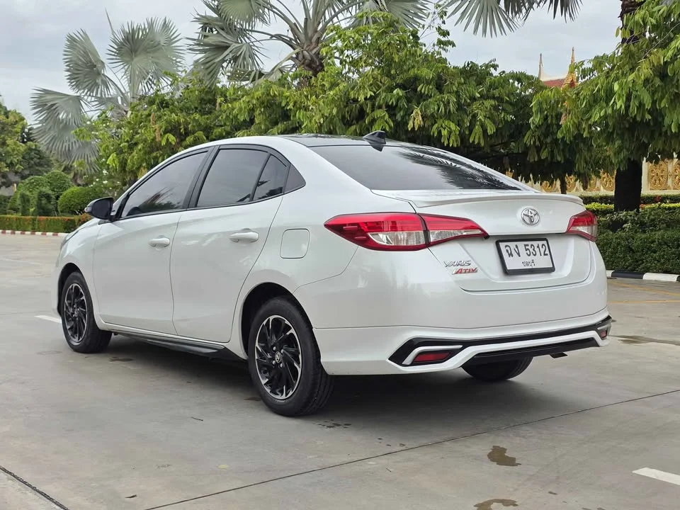2022 Toyota Yaris ATIV III 3