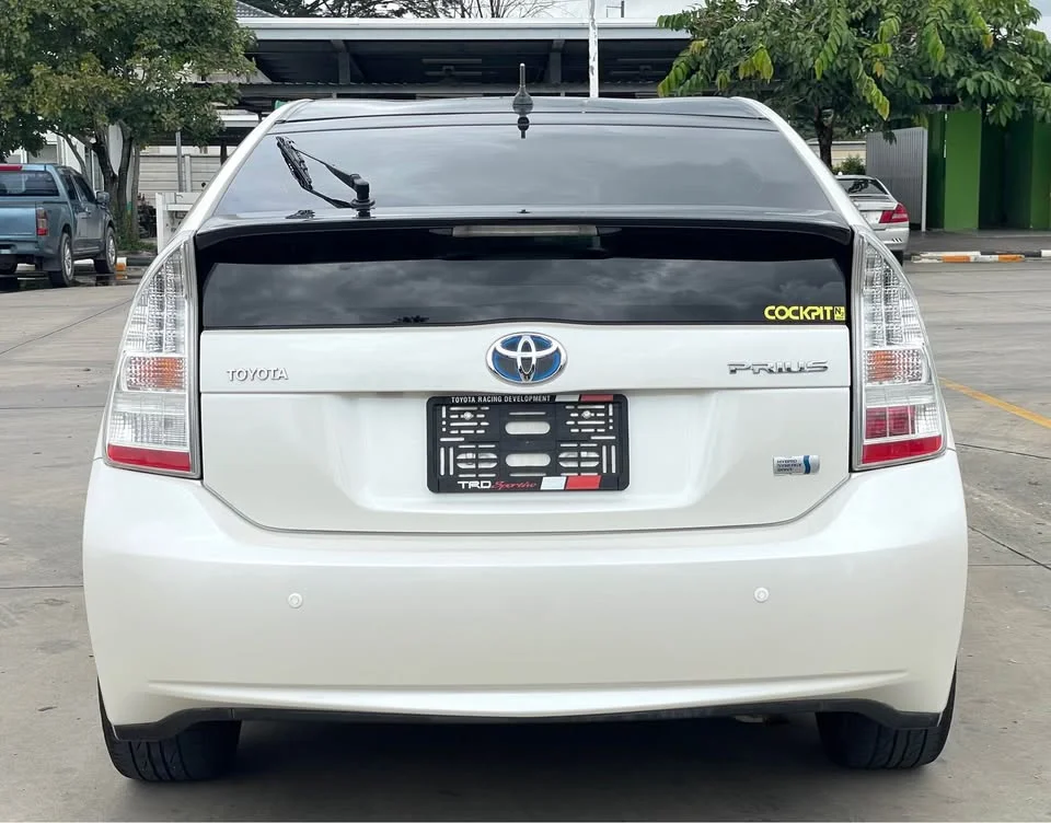 2011 Toyota Prius III 2
