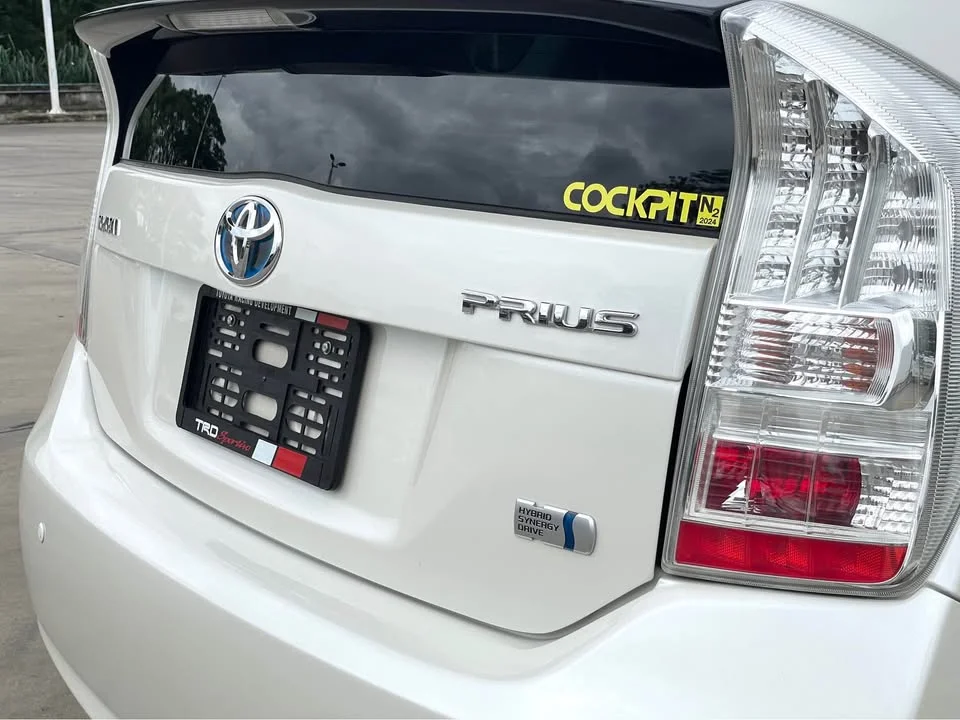2011 Toyota Prius III 3