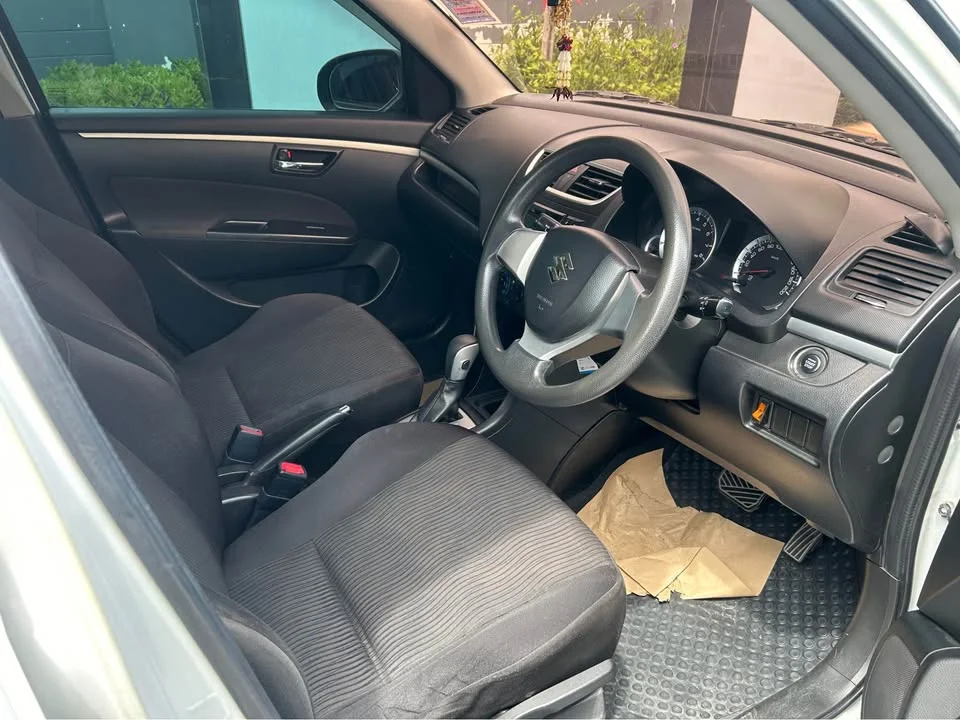 2013 Suzuki Swift II 3