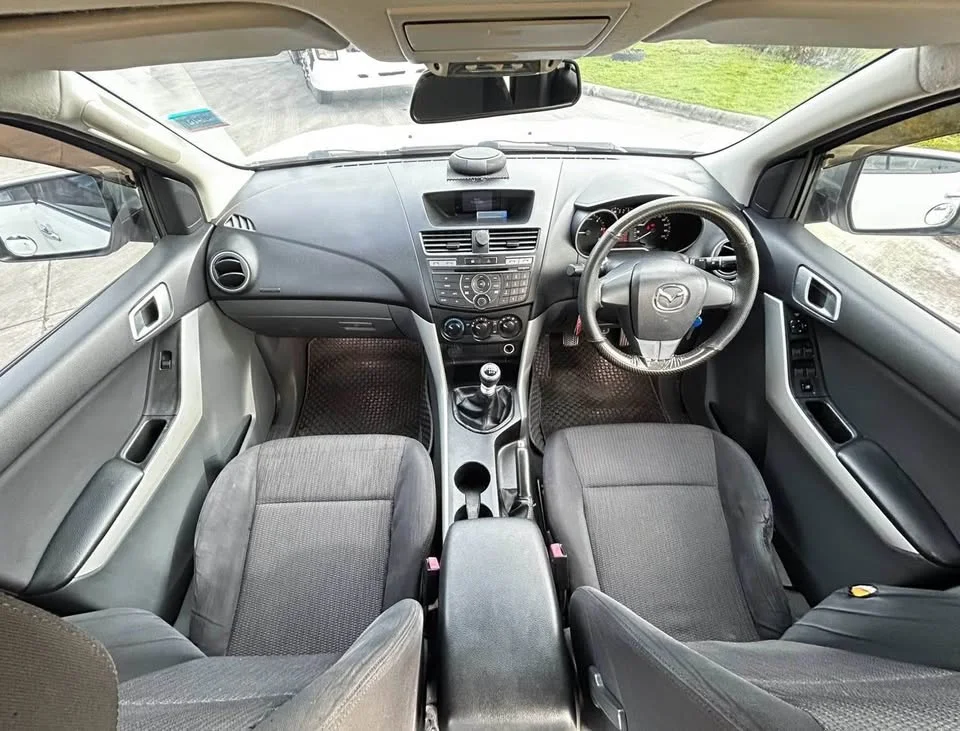 2013 Mazda BT-Series II 3