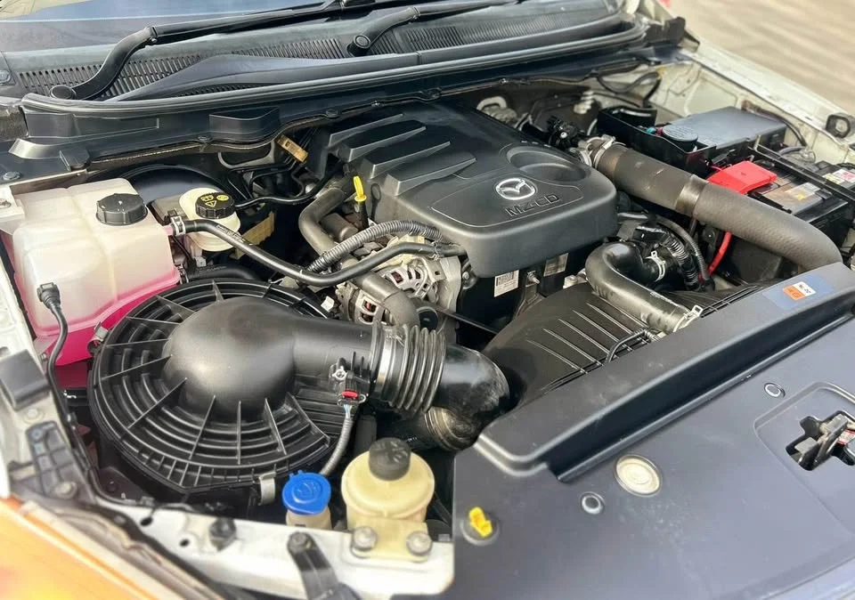 2013 Mazda BT-Series II 2
