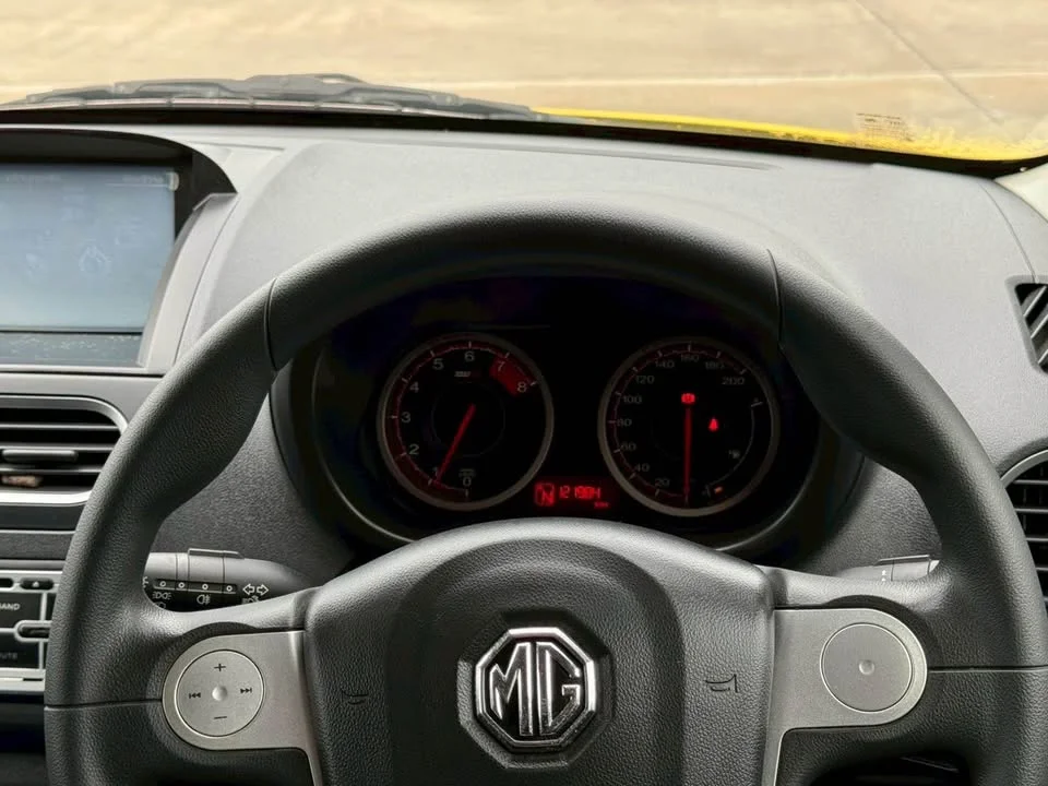 2016 MG 3 II 3