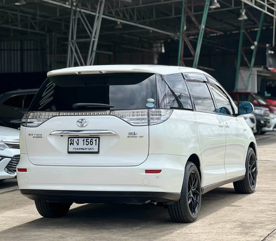 2007 Toyota Estima III 2