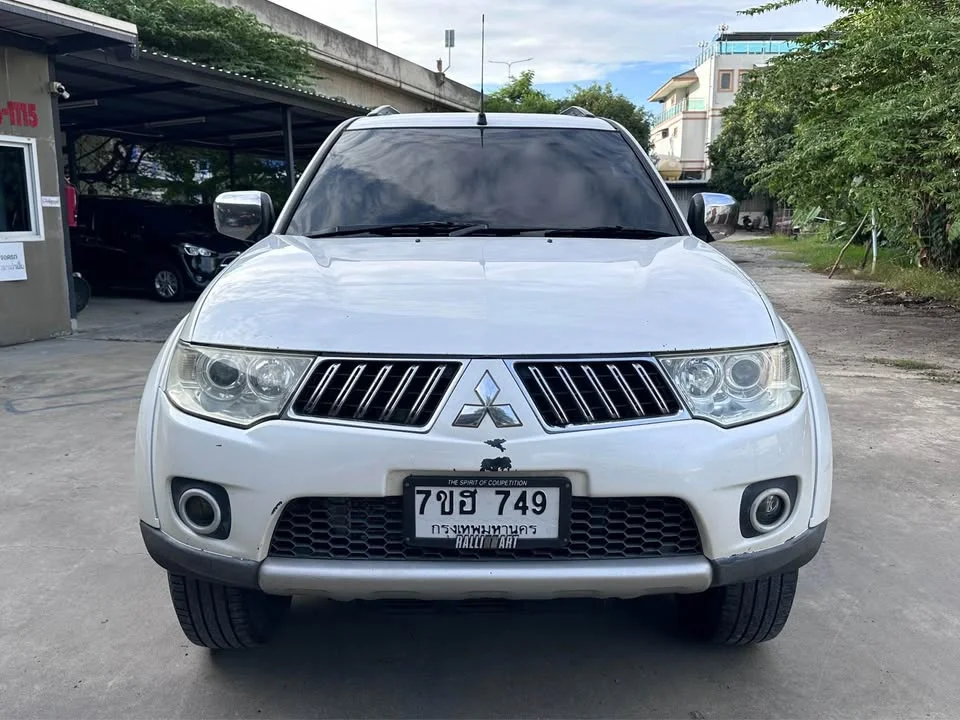 2010 Mitsubishi Pajero Sport II 3