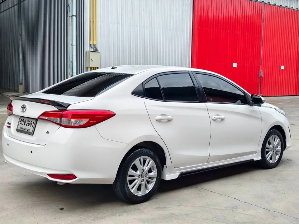 2019 Toyota Yaris ATIV III 2