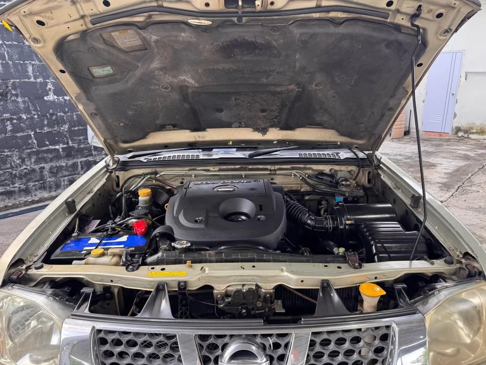2002 Nissan Frontier I 3