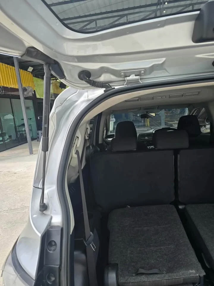 2018 Toyota Sienta II 2