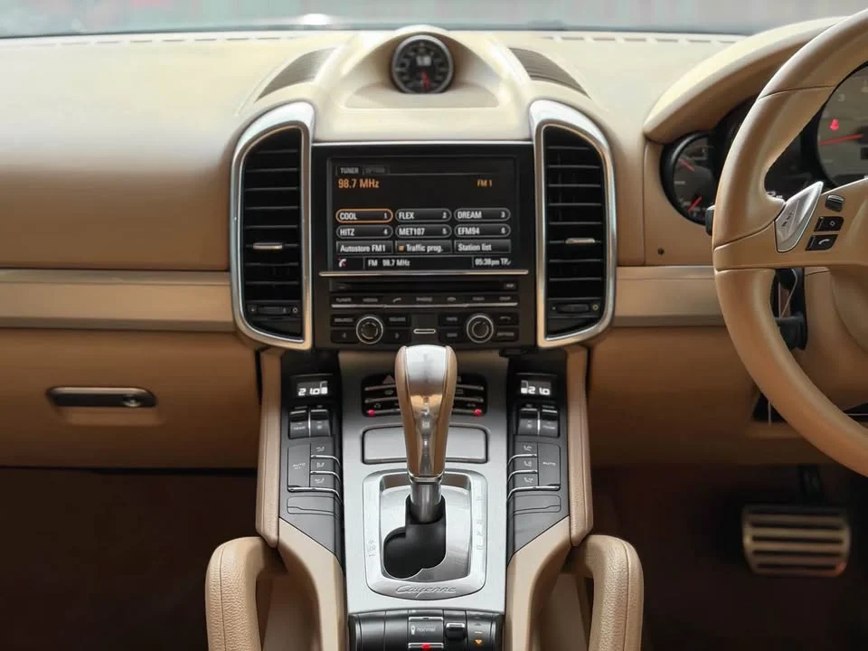 2014 Porsche Cayenne II 2