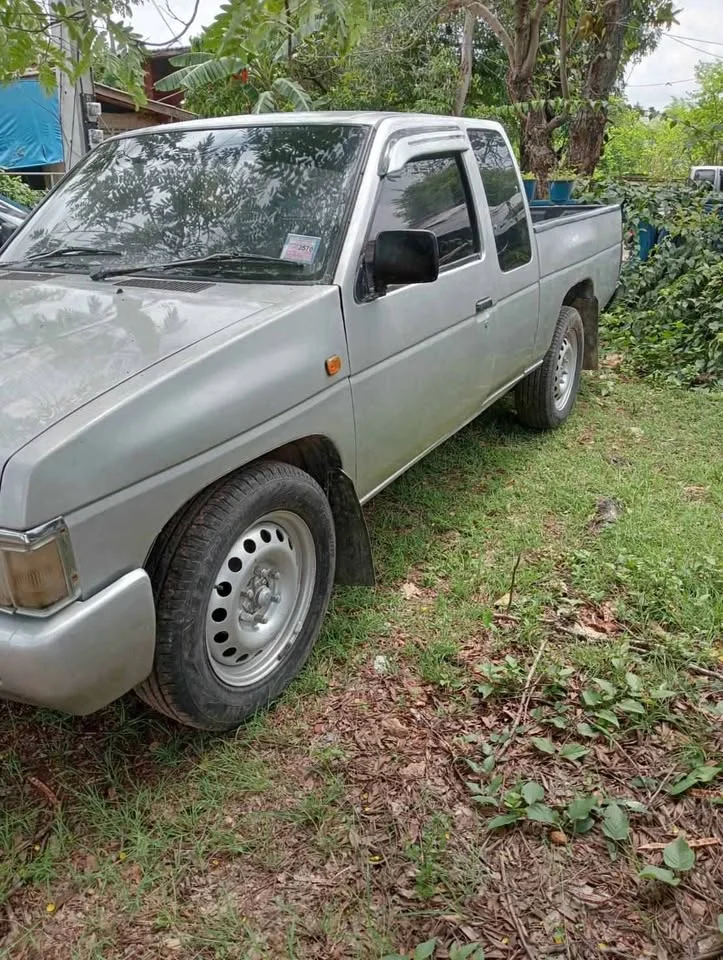 1997 Nissan Big M D21 2