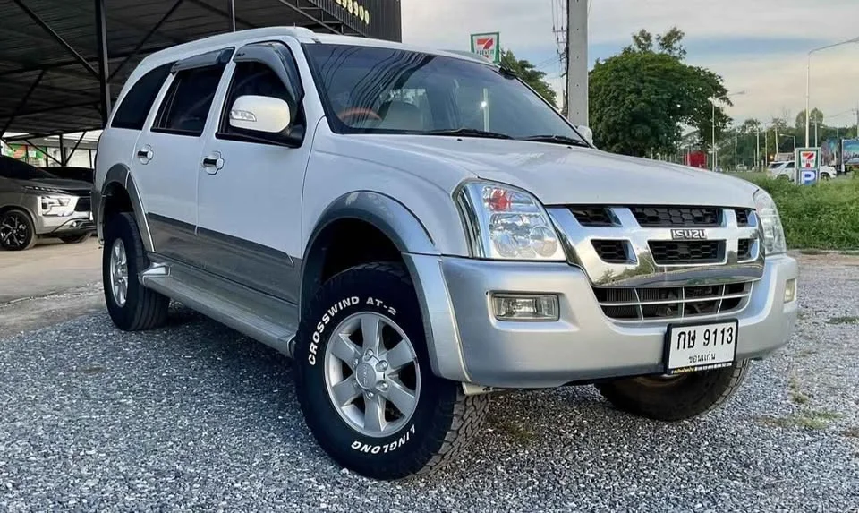 2005 Isuzu MU-7 3