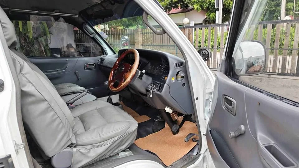 1995 Toyota Commuter IV (H100) 2