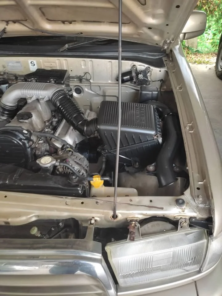 2001 Mazda 2500 Fighter V 2