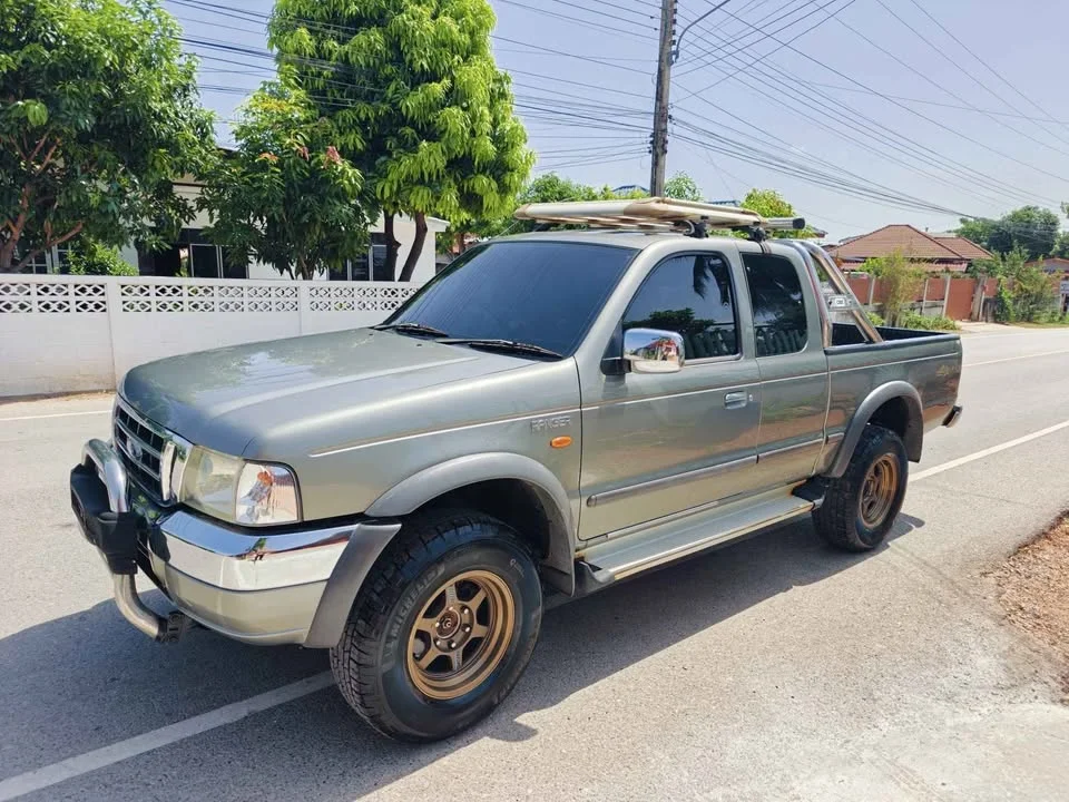 2001 Mazda 2500 Fighter V 2