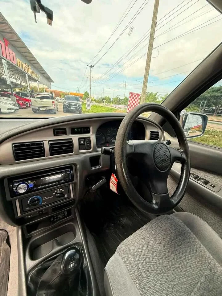 2003 Ford Ranger I 3