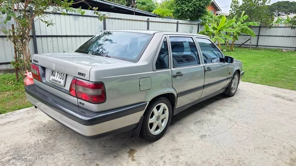 1997 Volvo 850 2