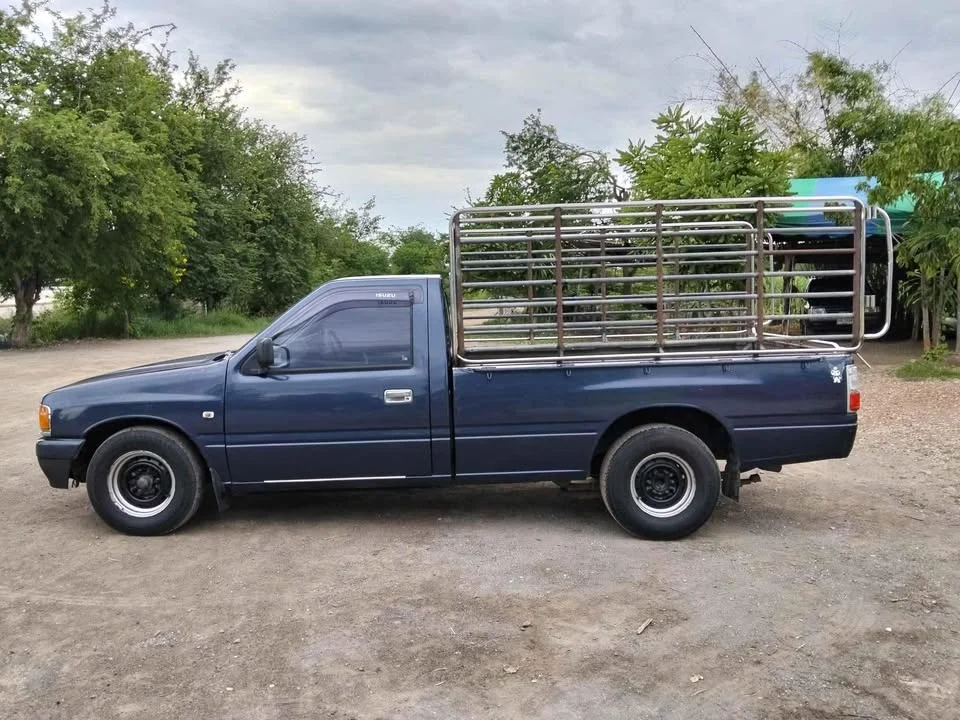 1990 Isuzu TFR III 3