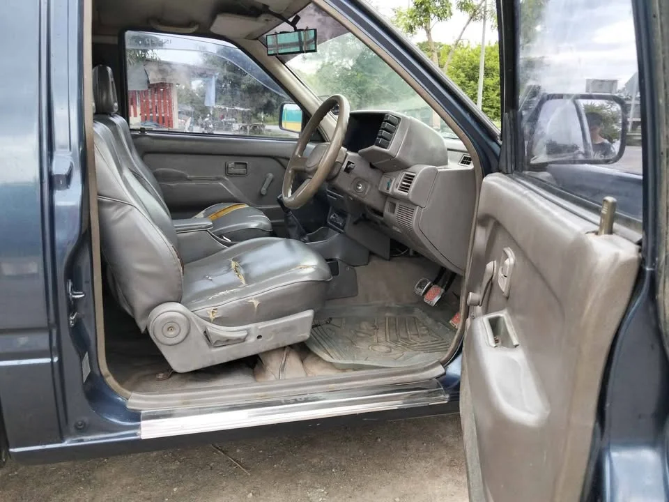 1990 Isuzu TFR III 2