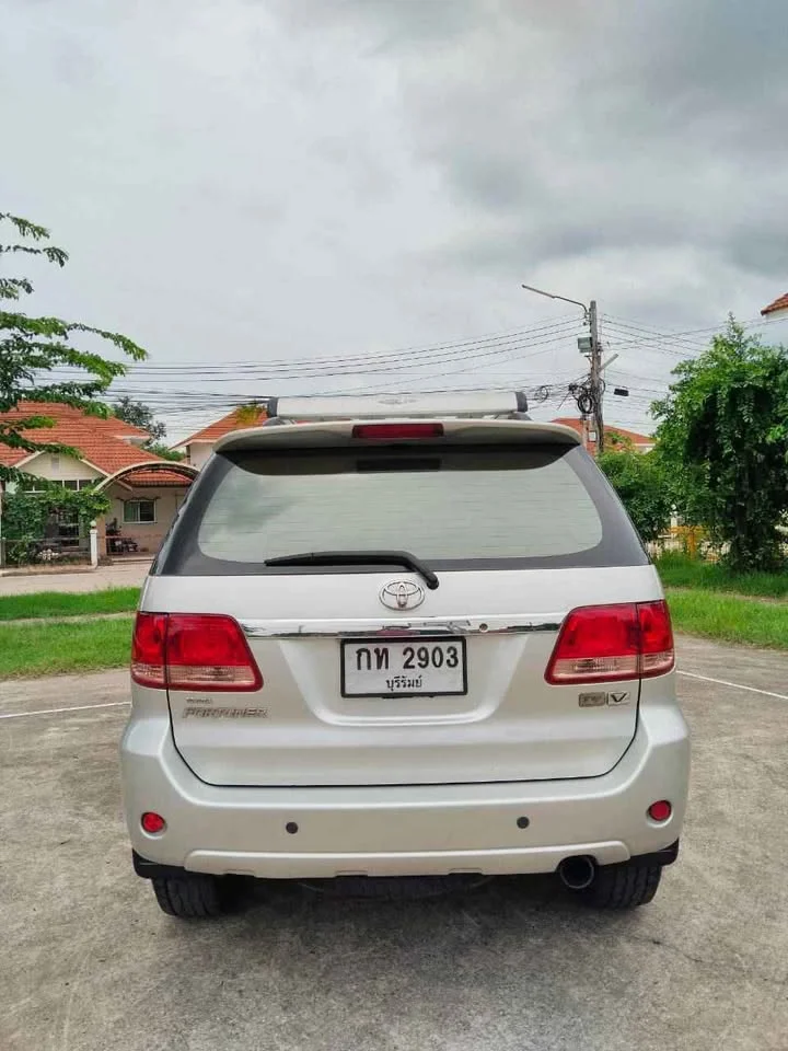 2005 Toyota Fortuner I 3