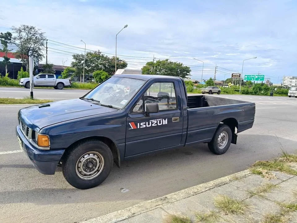 1990 Isuzu TFR III 3