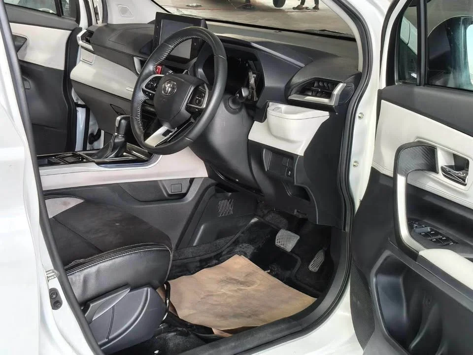 2023 Toyota Veloz III 2