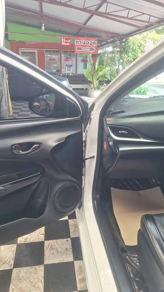 2011 Toyota Yaris ATIV III 3