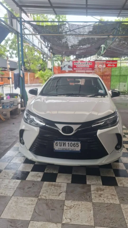2011 Toyota Yaris ATIV III 2