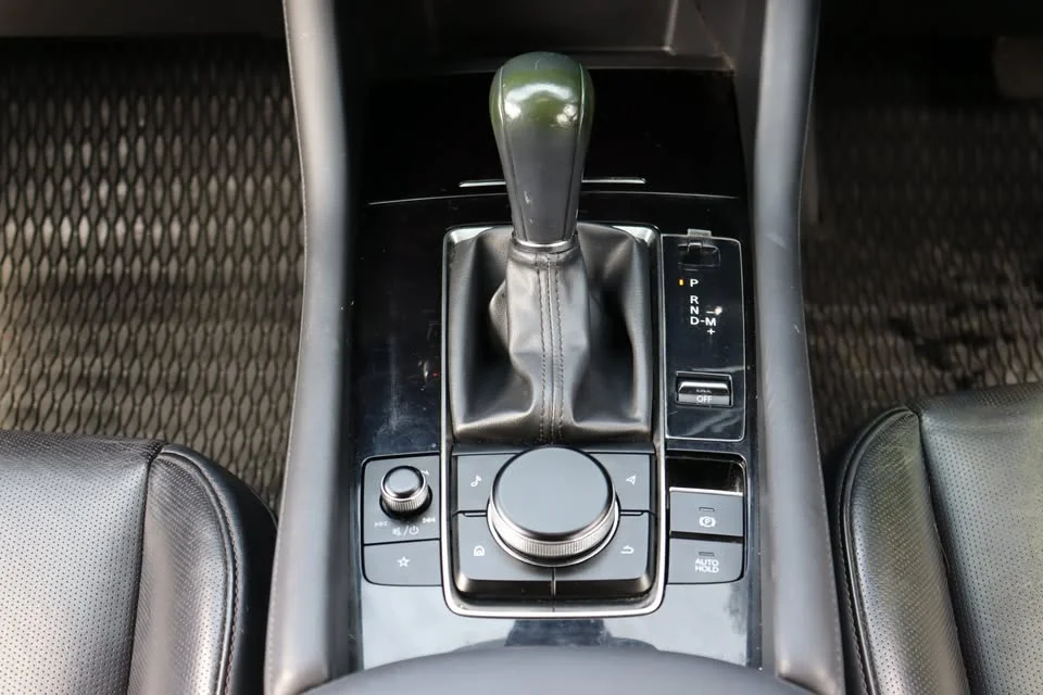 2019 Mazda 3 IV 3
