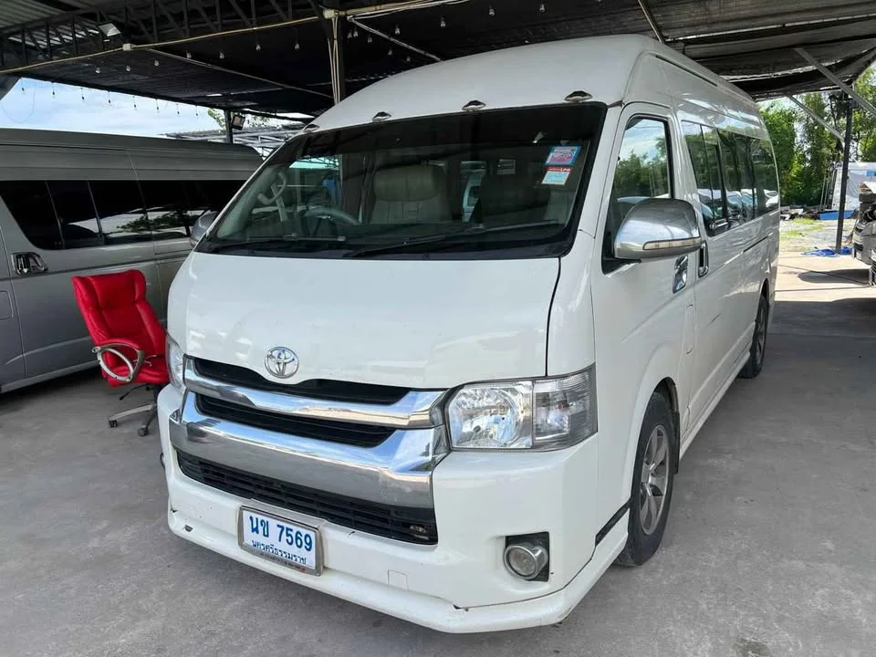 2012 Toyota Commuter V (H200) 2