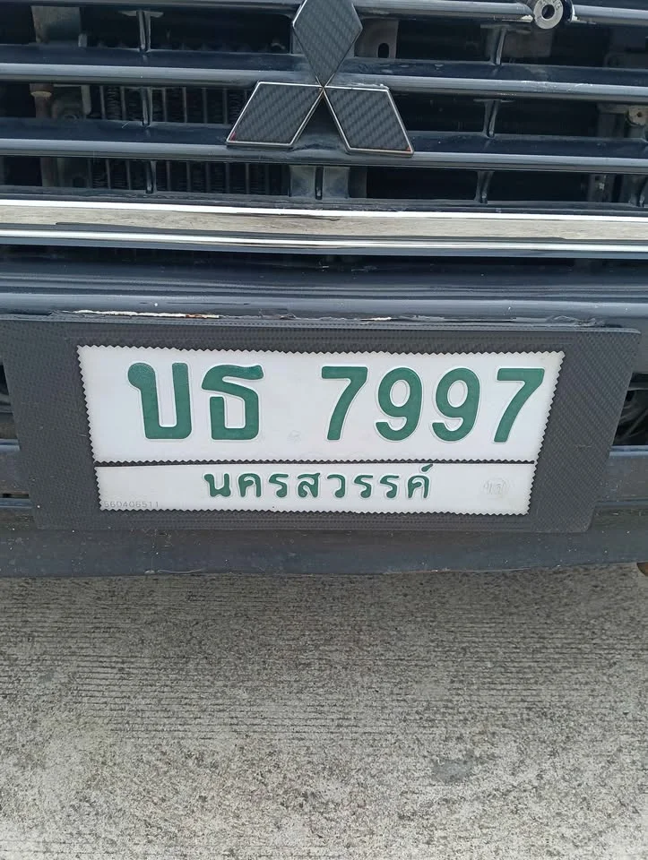 1993 Mitsubishi Triton II 3
