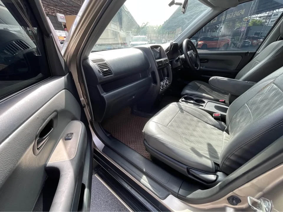 2004 Honda CR-V II 2