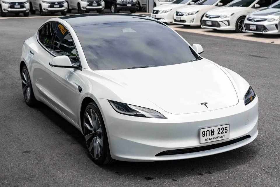 2024 Tesla Model 3 2