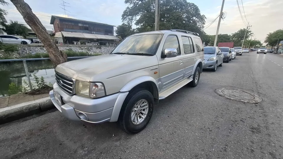 2005 Ford Everest I 2