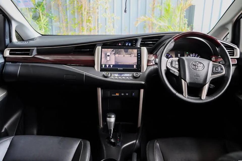 2023 Toyota Innova II 2