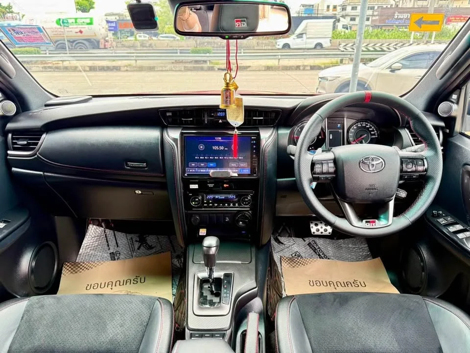 2022 Toyota Fortuner II 3