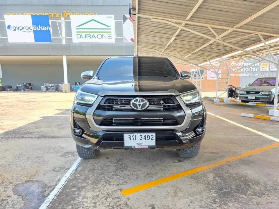 2020 Toyota Hilux VIII 2