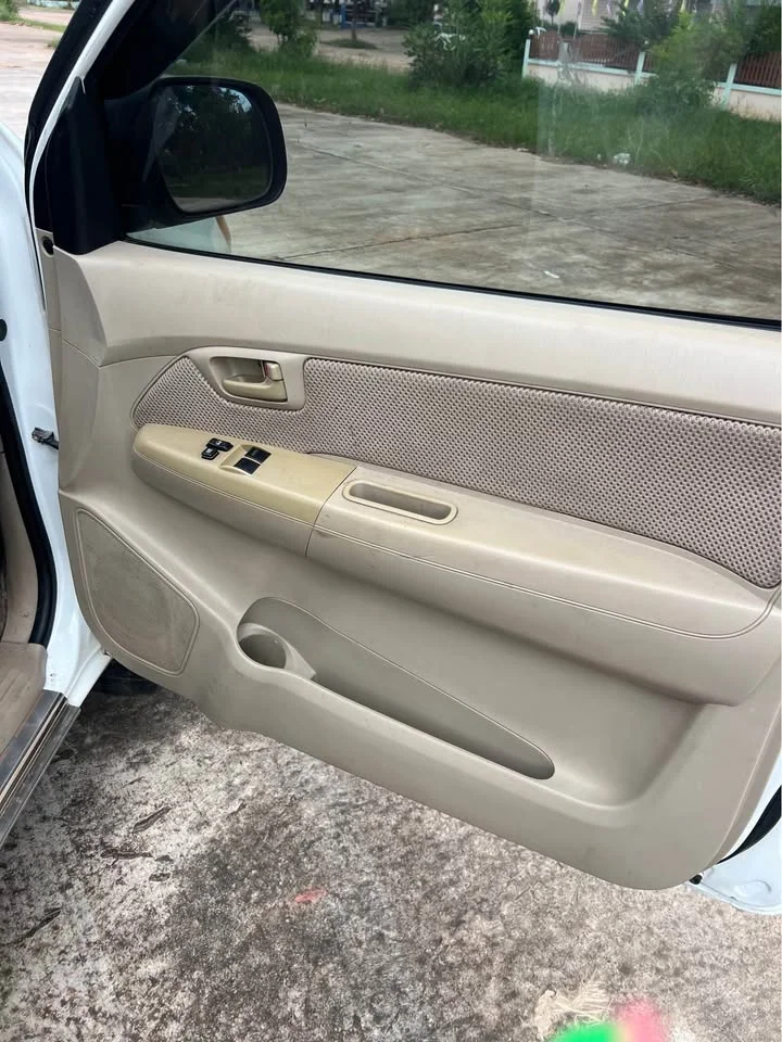 2005 Toyota Hilux VII 2