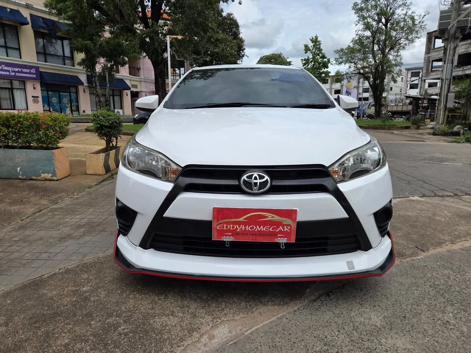 2015 Toyota Yaris III 2