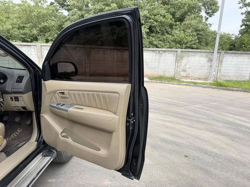 2011 Toyota Hilux VII 2