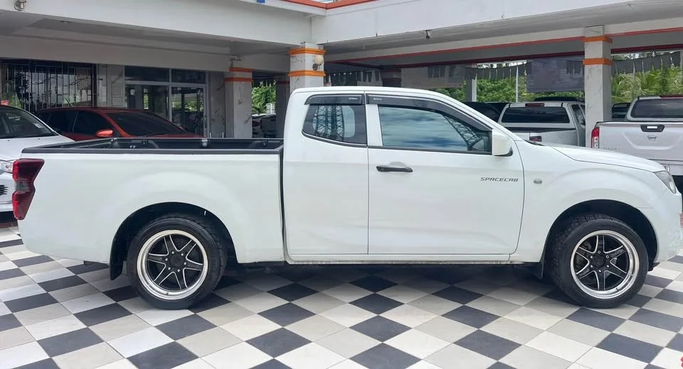 2020 Isuzu D-Max III (RG) 3